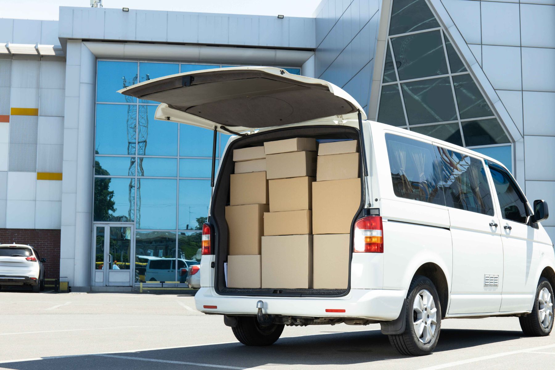 Sewa Mobil Logistik
